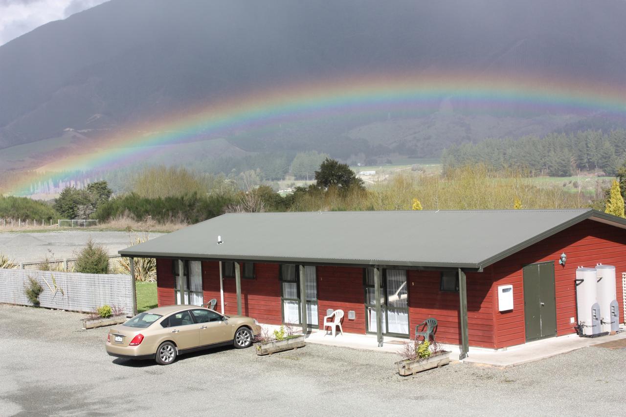 Owen River Tavern & Motels Luaran gambar